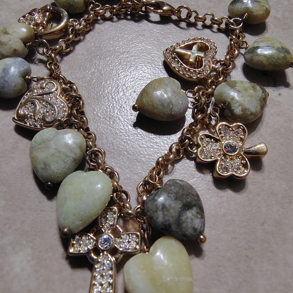 Vintage  Gold Tone Semi Precious Hearts And Bling Charm Bracelet/ 7 1/2 " - Picture 7 of 7